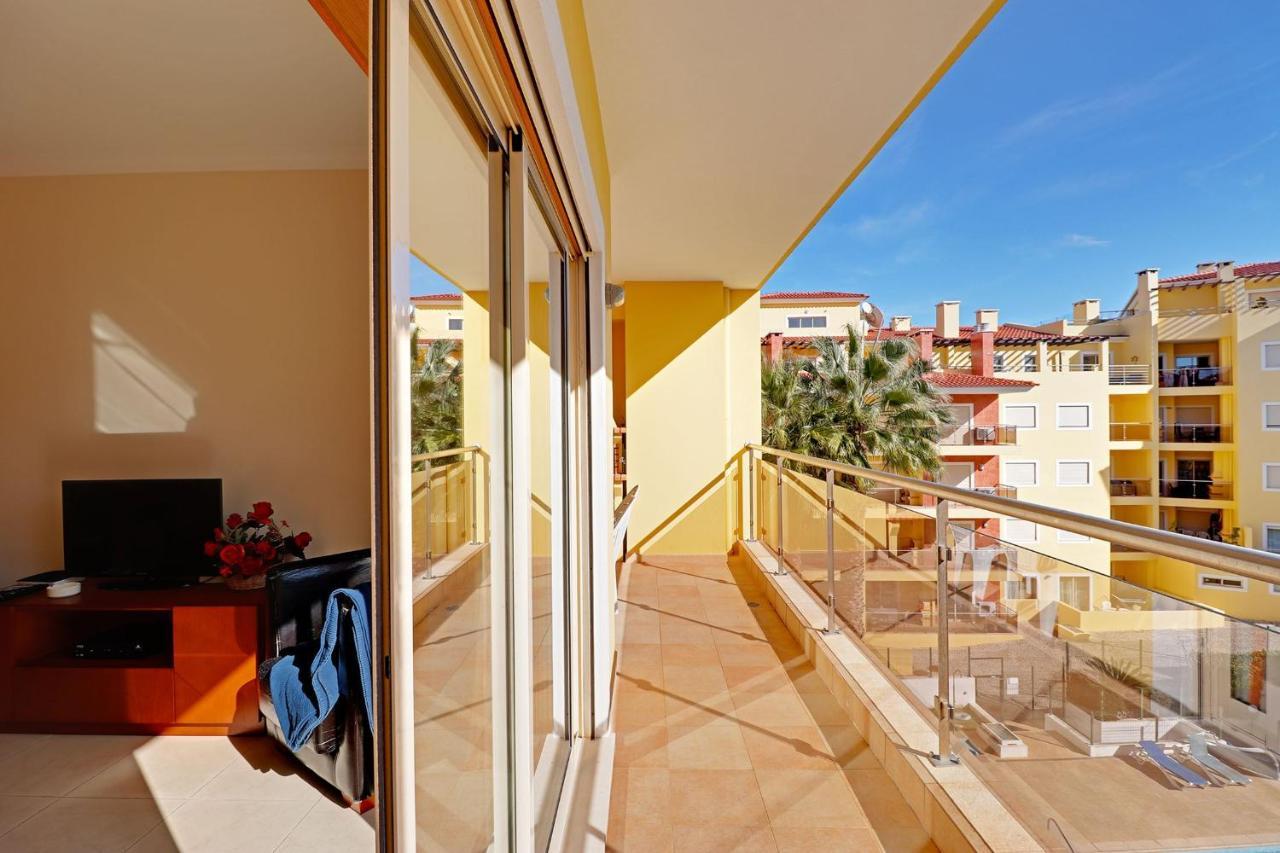 Lagos Balcony With Pool By Homing Ngoại thất bức ảnh